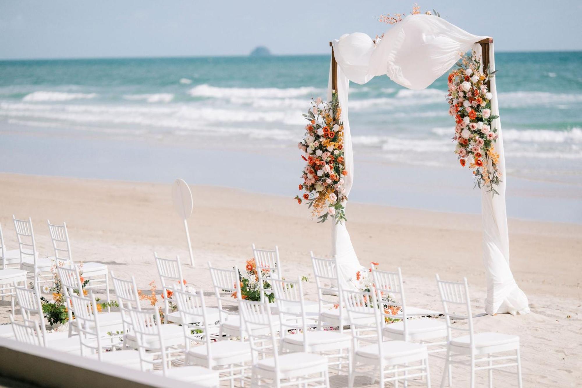 Kc Grande Resort Koh Chang Exterior foto A beach wedding in Israel
